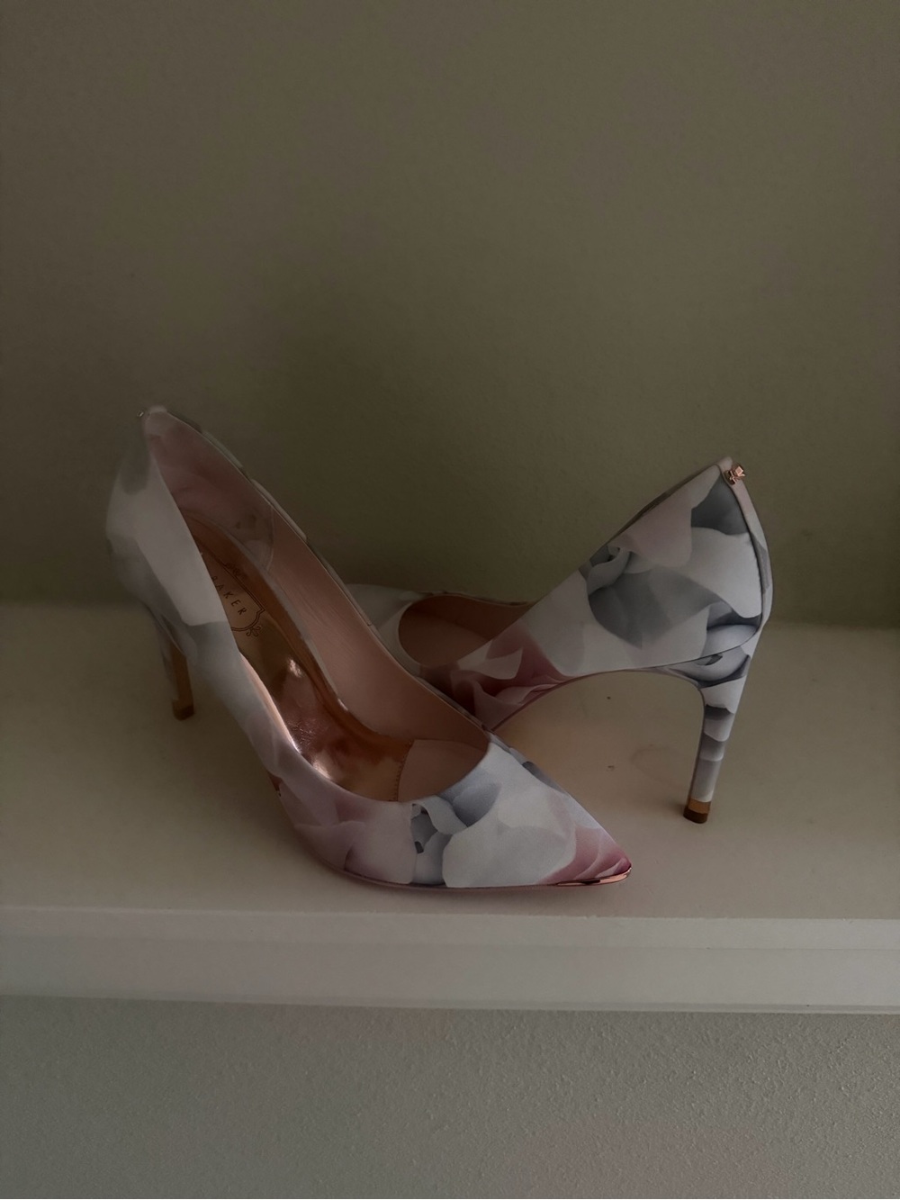 Ted Baker Floral Pointed-Toe Stiletto Pumps in Pink and Light Gray size 8
